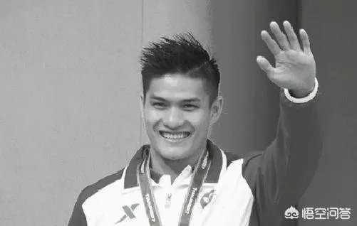 孙杨游泳冠军赛拿到了首金，为好友默哀更是泪洒青岛，你怎么评价这一行为？