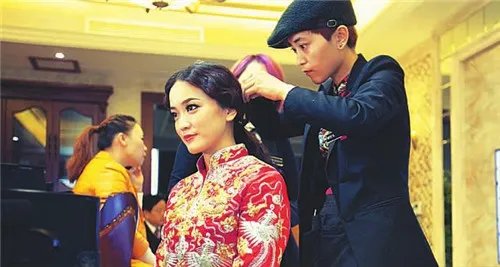 婚礼跟妆师一天多少钱 结婚跟妆钱该谁出