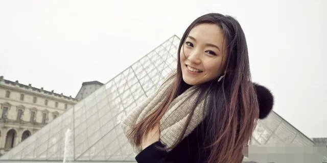 如果评价阎奕格的首张专辑？