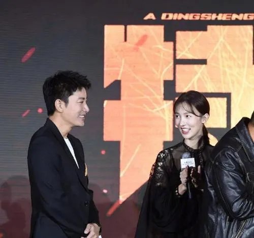 贾乃亮综艺复出后爱火再燃，疑似走出情伤？