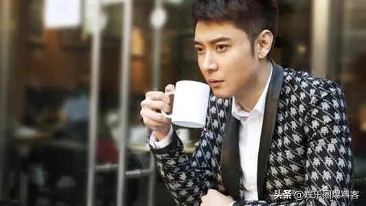 张丹峰为什么还跟毕滢有联系？