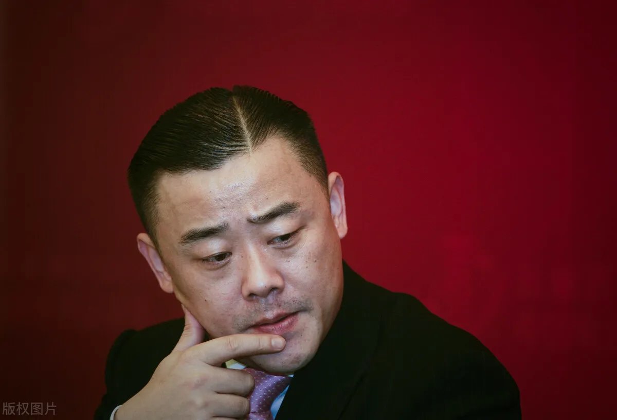 从司机变巨贪，前妻改嫁演员周立波，说的是哪个温州人？