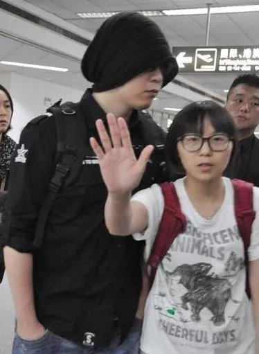 阿信助理照片曝光 已秘密同居两年