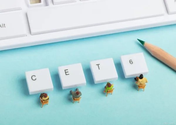 托福到底是自学还是上培训班？ 托福出国要考多少分？