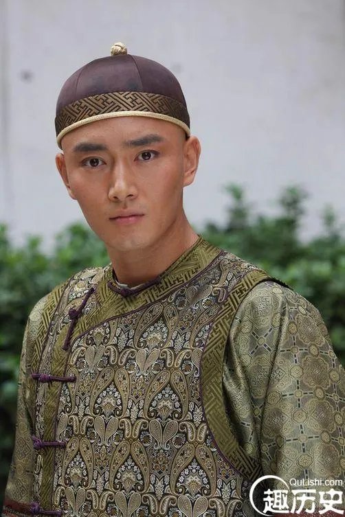 果亲王胤礼为什么后来改名为允礼？