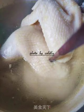 怎么做白斩鸡嫩滑多汁？