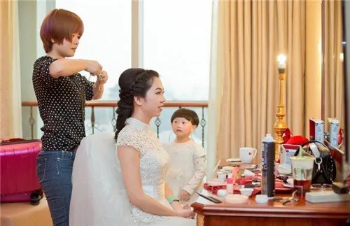 婚礼跟妆价格一般多少钱 婚礼跟妆有哪些形式