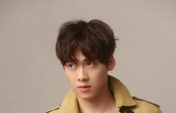 李易峰方否认与方安娜恋情，为何会怀疑他们恋爱了呢？