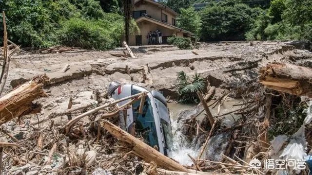 为什么日本一场暴雨后死亡人数达到了200多人？
