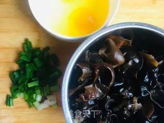 木耳炒鸡蛋