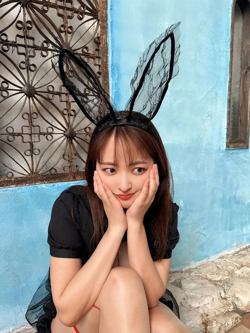 日本性感美女柳濑さき福利图 眼里只能看到车灯了