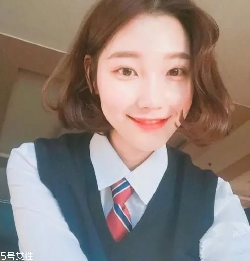 2022最流行的短发发型女图片 2022年春夏流行发型推荐