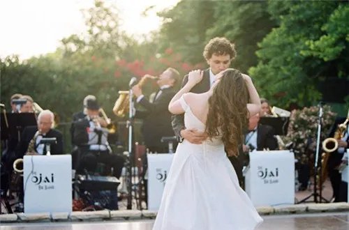 结婚喜庆歌曲有哪些  20首流行的结婚歌曲推荐