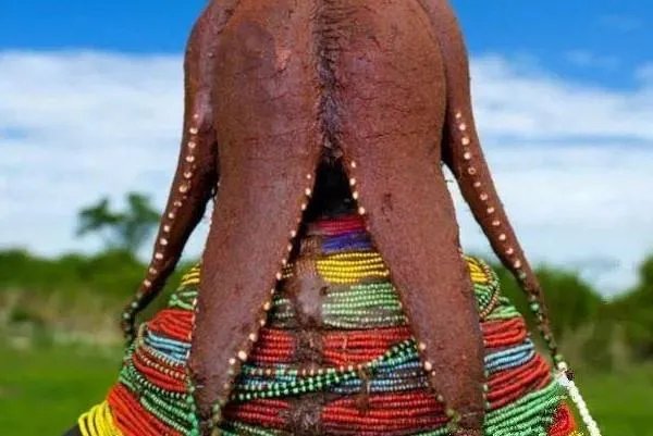 安哥拉的姆维拉部落女性