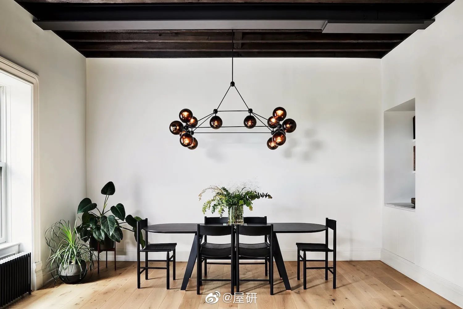 高冷黑白调质感两层空间Clinton Hill by Arn...