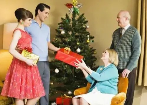 第一次见女方母亲送啥 送女朋友妈妈礼物排行榜