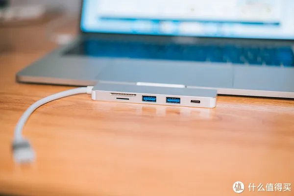 劝退文章,50多块的扩展坞不敢买,“达而稳”扩展坞评测