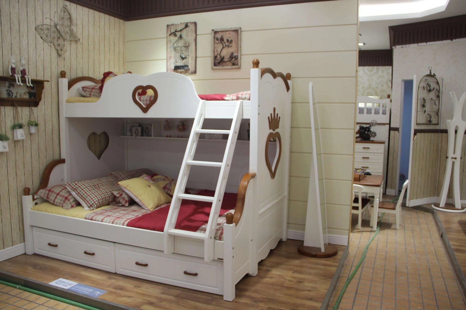 儿童高低床图片 儿童高低床选购技巧