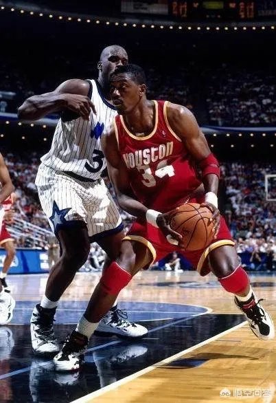 哈基姆·奥拉朱旺打球有什么特点吗？