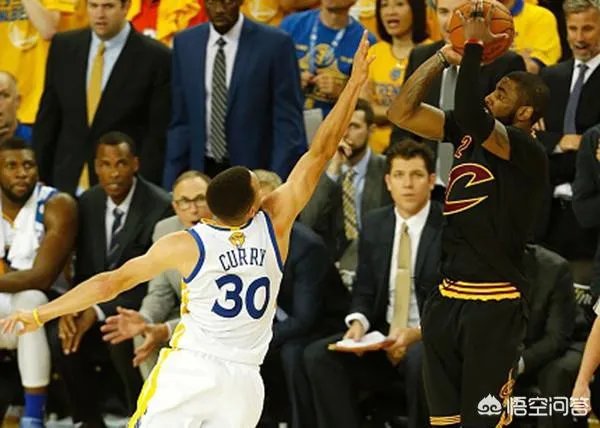 美媒预测赛季最佳阵容，莱昂纳德跌到第三阵容，欧文未上榜，对此你怎么看呢？