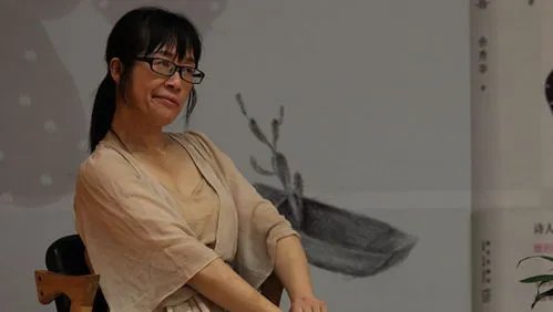 余秀华被家暴后分手,男方赔礼道歉,这场闹剧会就此结束吗?