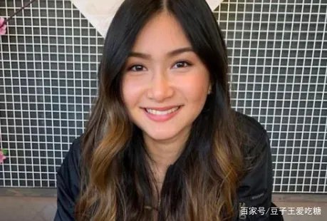 2021年港姐首轮面试，关礼杰女儿关枫馨现身参选，你怎么看？