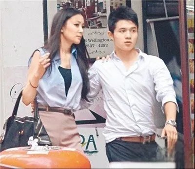 何鸿燊有多少个亿 何猷亨怎么不像赌王是亲生的吗