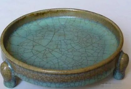 官窑瓷器有哪两种属性？什么样的瓷器被称为南宋官窑？