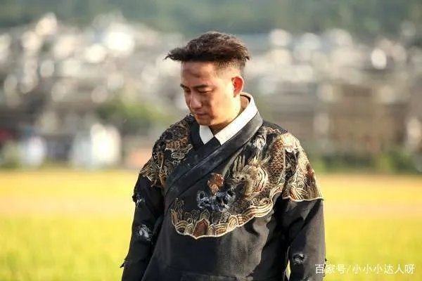 刘若英跟黄磊曾经有过一段情史,就连孙莉都不知道,两个人为何分道扬镳了?