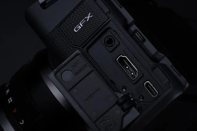 富士发布中画幅无反数码相机GFX100 II