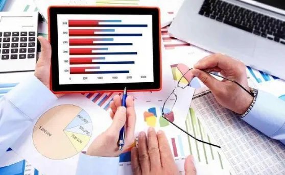 丁磊看衰会计和金融专业，你觉得会计金融专业会没落吗？