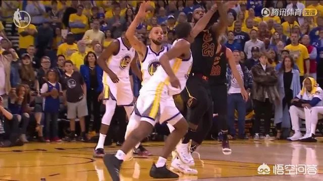 总决赛G1,鲁尼明显对詹姆斯打手犯规，裁判为什么不吹？