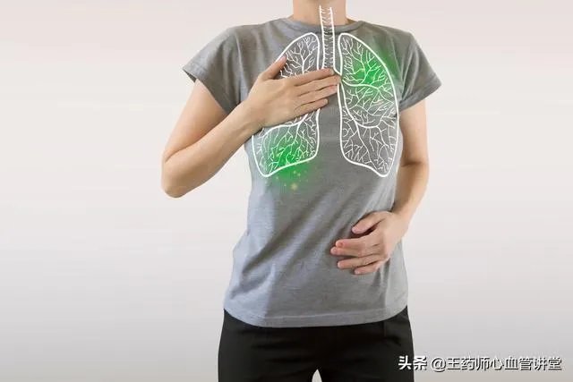 为什么有些年轻的医生感染新冠后去世了，而很多年纪大的患者却能够康复？