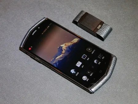 E人E本 8848钛金手机安徽总代接受预定