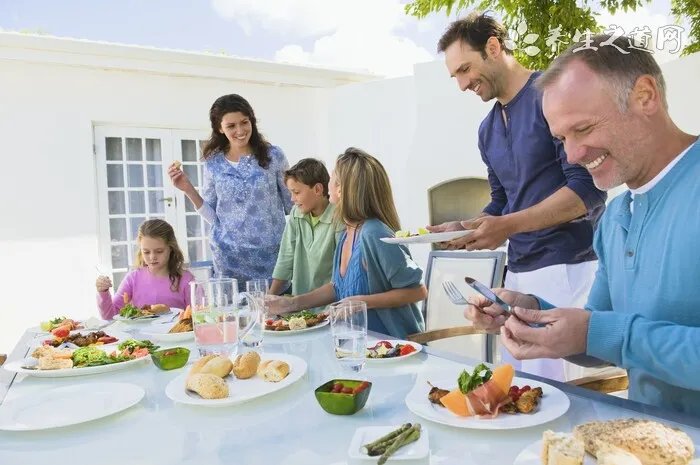 耐克kd12和lbj16哪个好 kd12和詹16对比测评