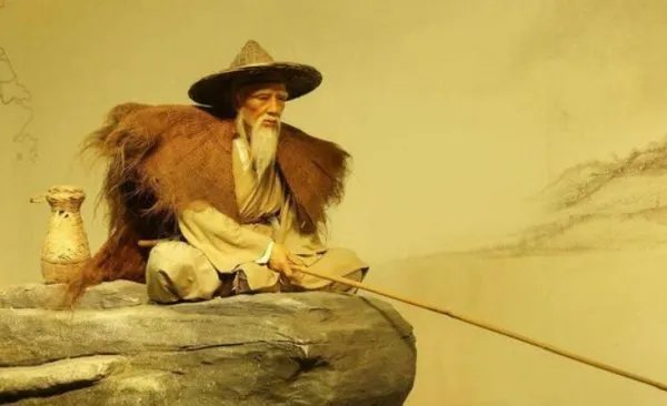 稳坐钓鱼台的上一句是什么？