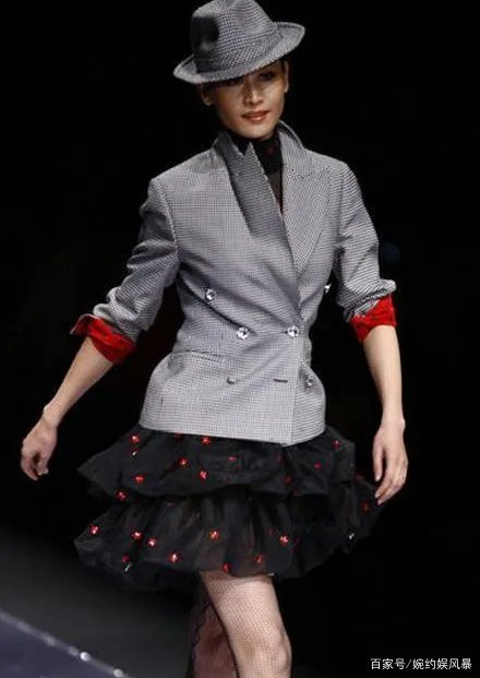 她曾是胡兵初恋，却在人生巅峰时削发为尼，你知道她是谁吗？