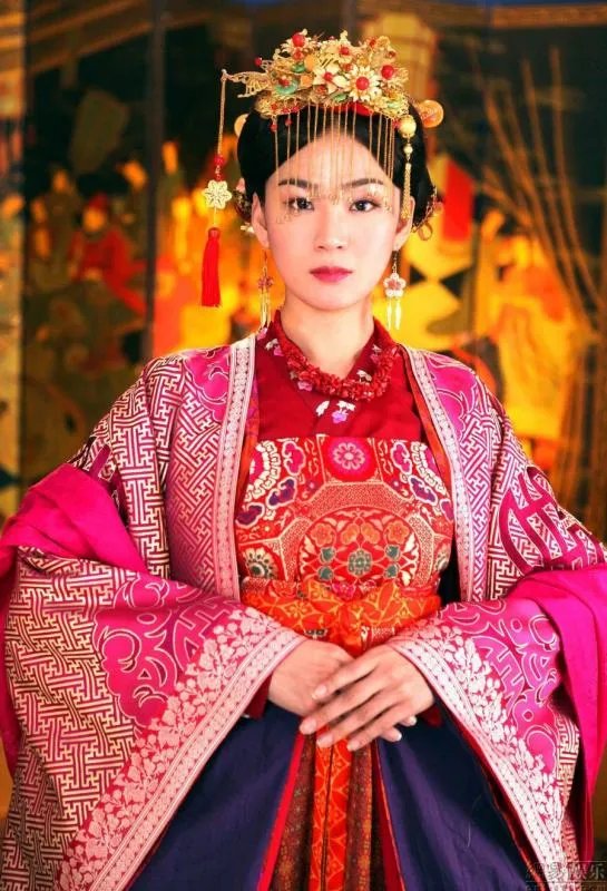 洪小铃在倾世皇妃中演什么