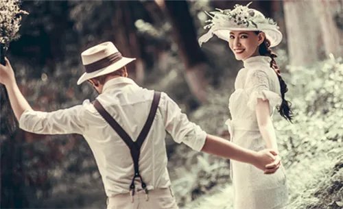 去哪里拍婚纱照好 不同季节拍婚纱照的地点推荐