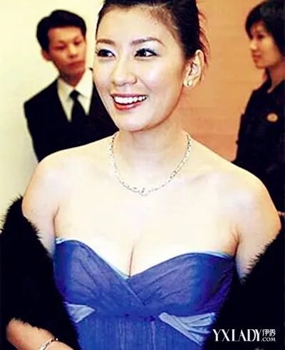 贾静雯性感低胸图片大全