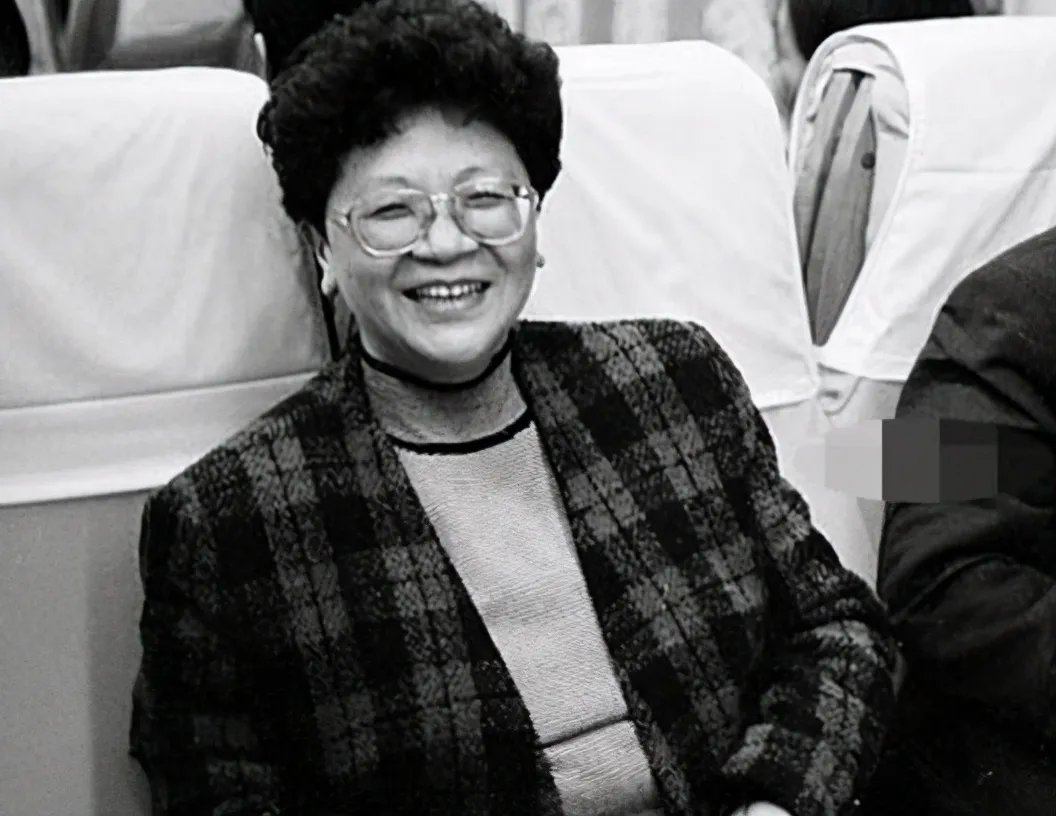 从司机变巨贪，前妻改嫁演员周立波，说的是哪个温州人？