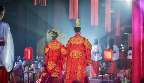 中式婚礼现场图片 怎么布置中式婚礼好看