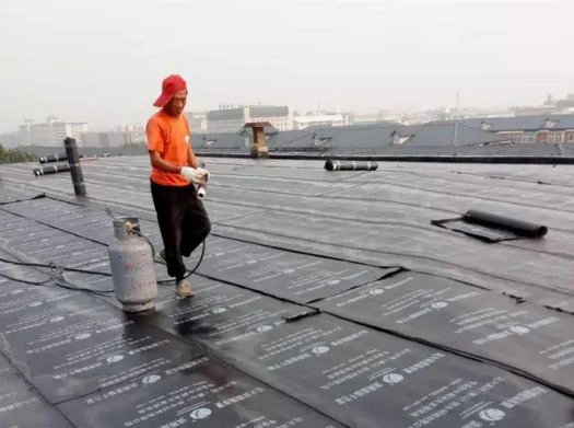 屋顶漏水要怎么去补漏