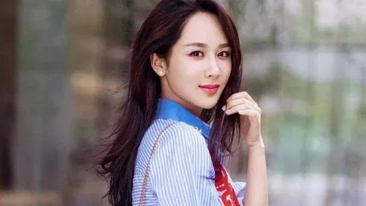 《亲爱的热爱的》片尾曲是杨紫演唱的吗?