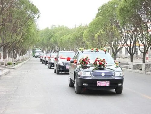 西安婚庆租车多少钱 新人租婚车该注意哪些