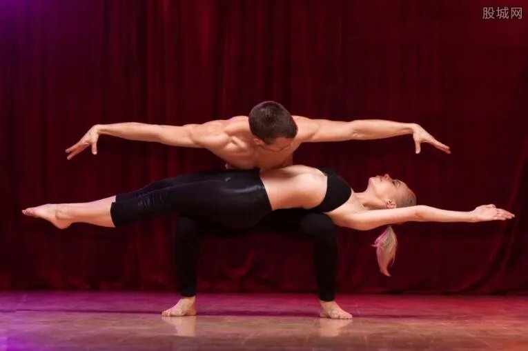 悬浮魔术揭秘 真相惊人原来是这样