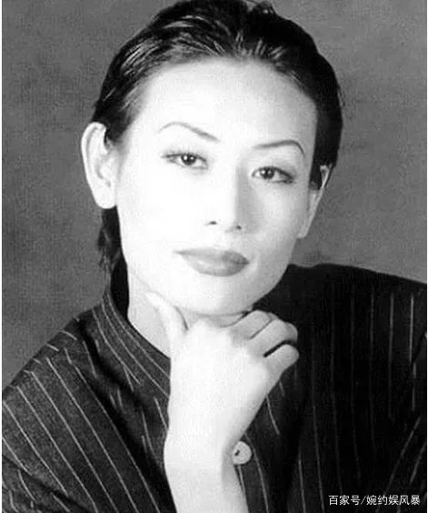 她曾是胡兵初恋，却在人生巅峰时削发为尼，你知道她是谁吗？