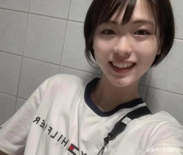 16岁学生“男扮女装”走红，因长相太甜美，后来怎样了？