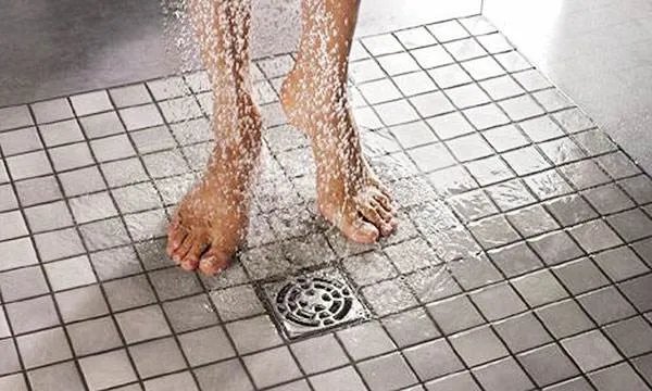 卫生间玻璃隔断注意事项  隔断玻璃门选购技巧