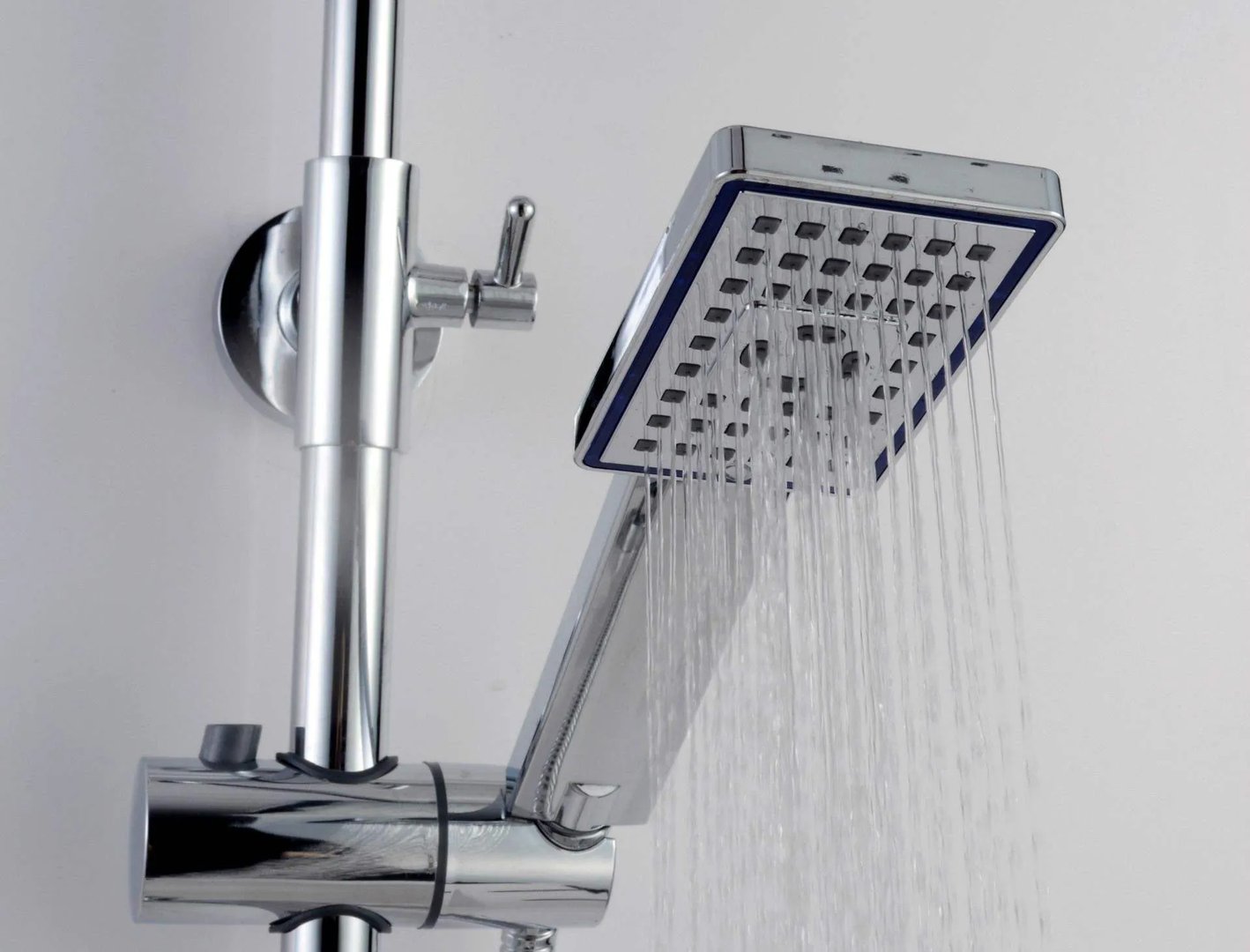 浴室喷头怎么换